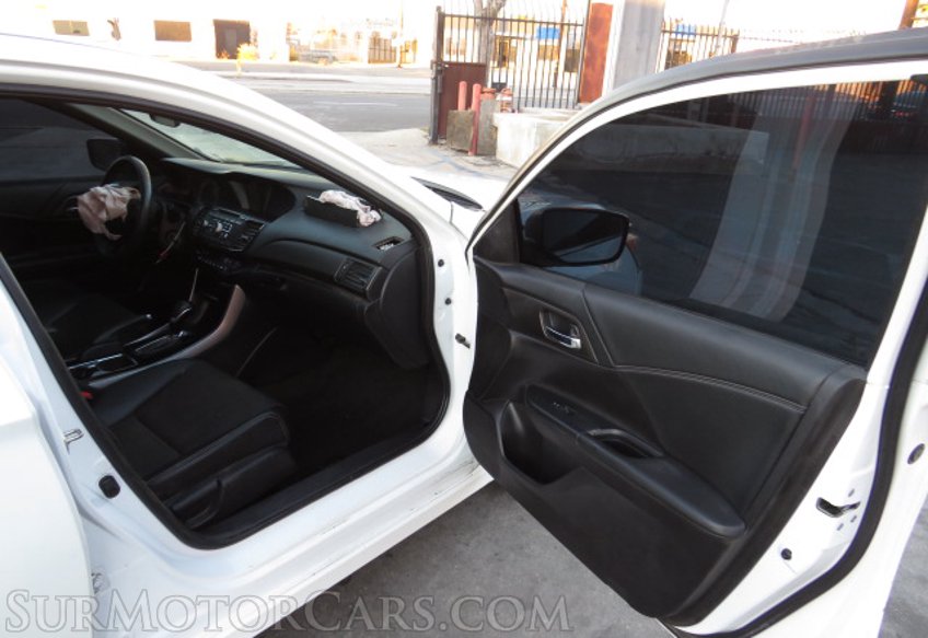 2017 Honda Accord Sedan - Image 20