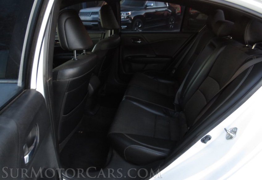 2017 Honda Accord Sedan - Image 30