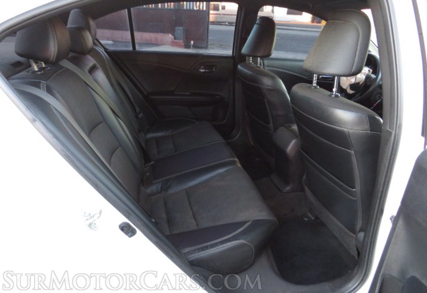 2017 Honda Accord Sedan - Image 27