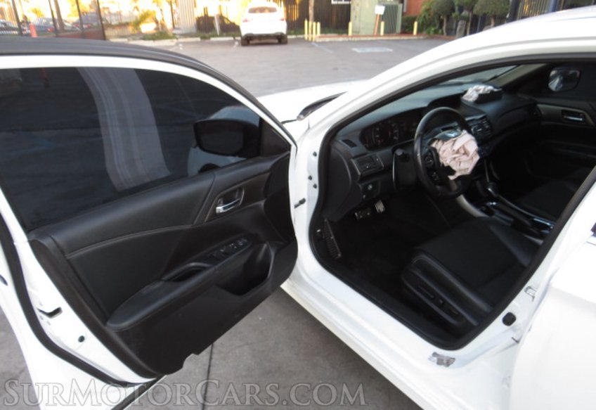 2017 Honda Accord Sedan - Image 19