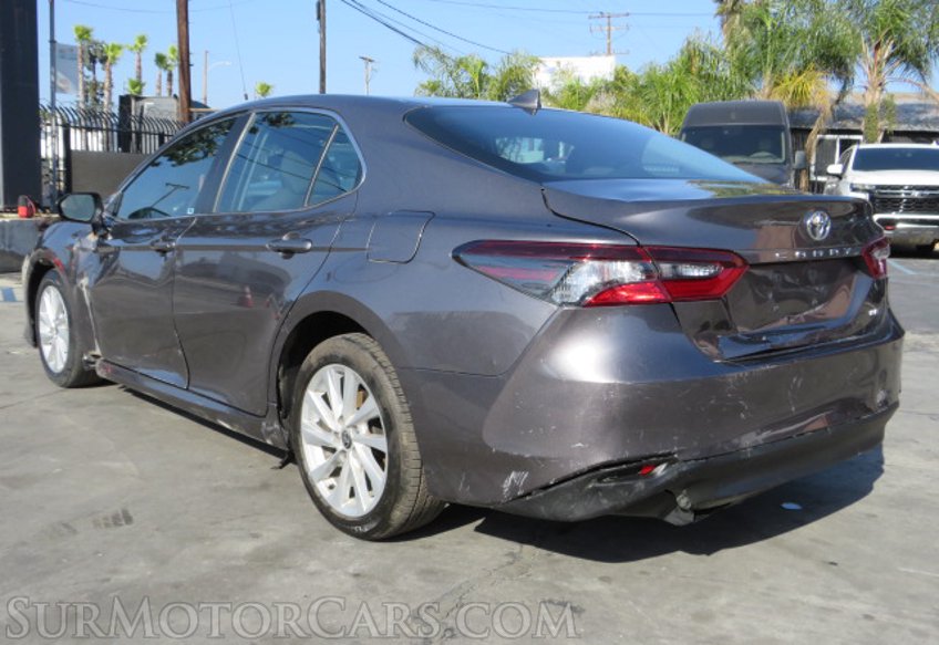 2022 Toyota Camry - Image 9