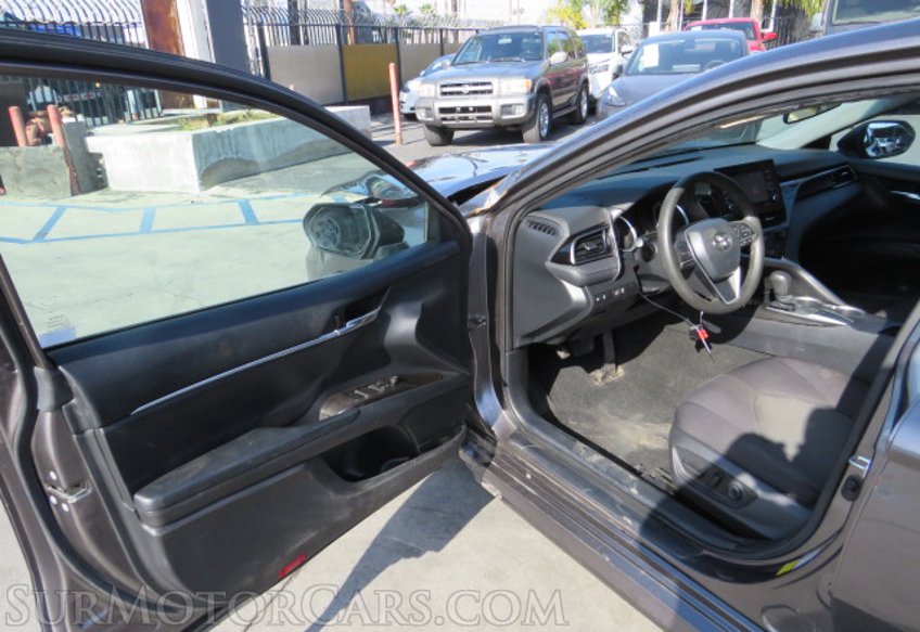 2022 Toyota Camry - Image 18