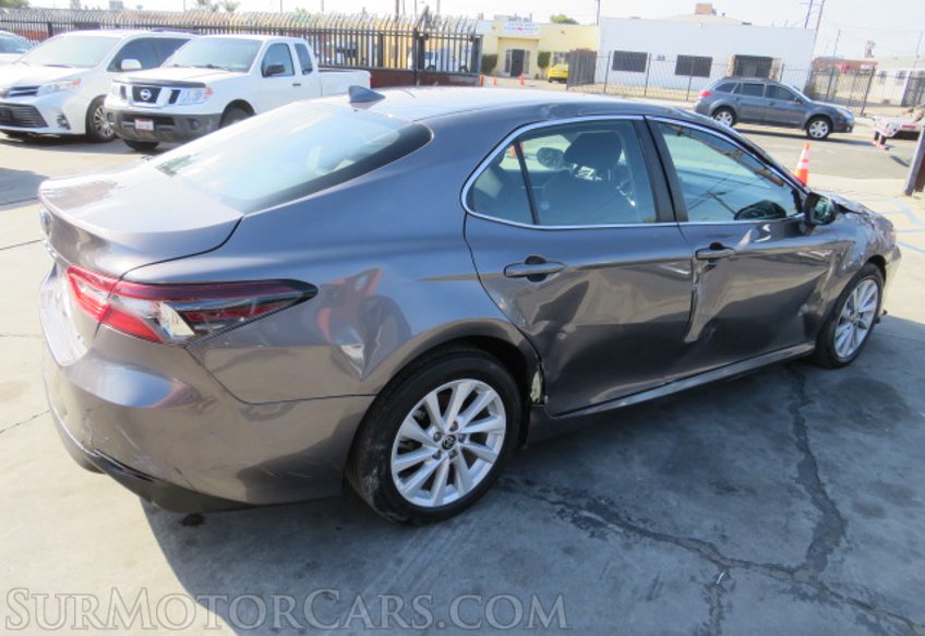 2022 Toyota Camry - Image 8