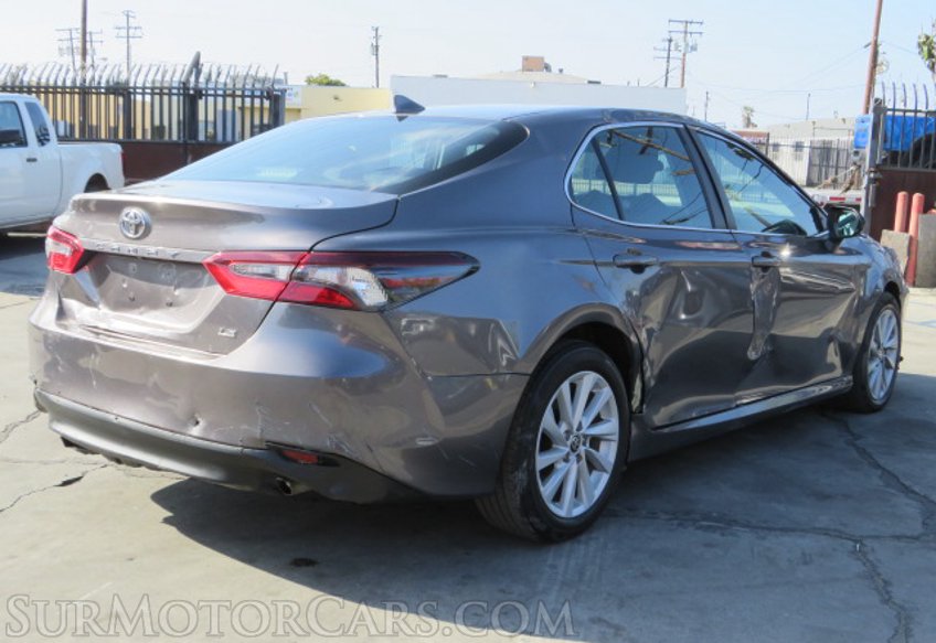 2022 Toyota Camry - Image 10