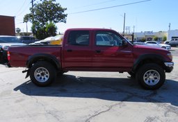 2004 Toyota Tacoma - Image 11