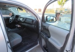 2022 Toyota Tacoma - Image 19