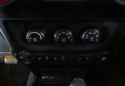2014 Jeep Wrangler Unlimited - Image 38