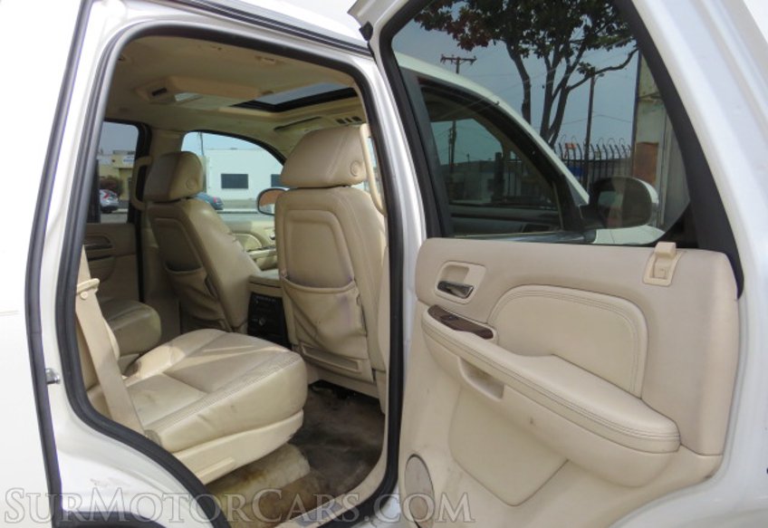 2007 Cadillac Escalade - Image 25