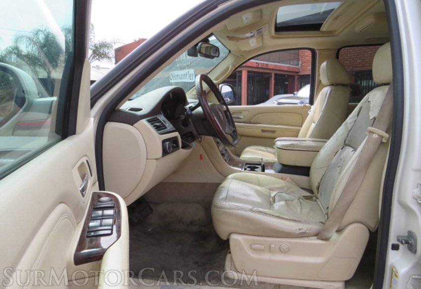 2007 Cadillac Escalade - Image 26
