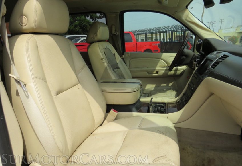 2007 Cadillac Escalade - Image 33