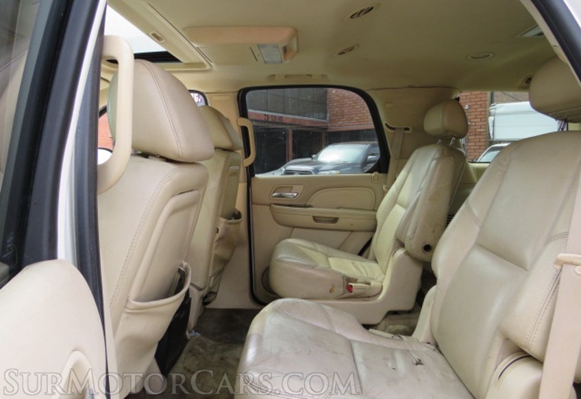 2007 Cadillac Escalade - Image 31