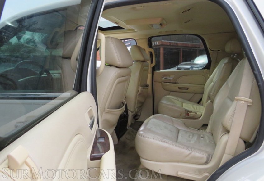 2007 Cadillac Escalade - Image 27