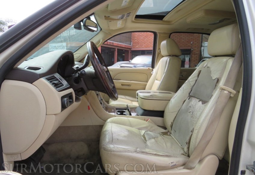 2007 Cadillac Escalade - Image 30