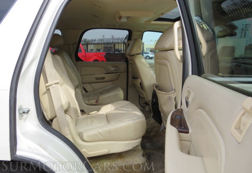 2007 Cadillac Escalade - Image 29