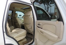 2007 Cadillac Escalade - Image 25