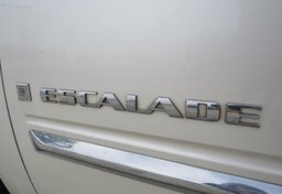 2007 Cadillac Escalade - Image 19