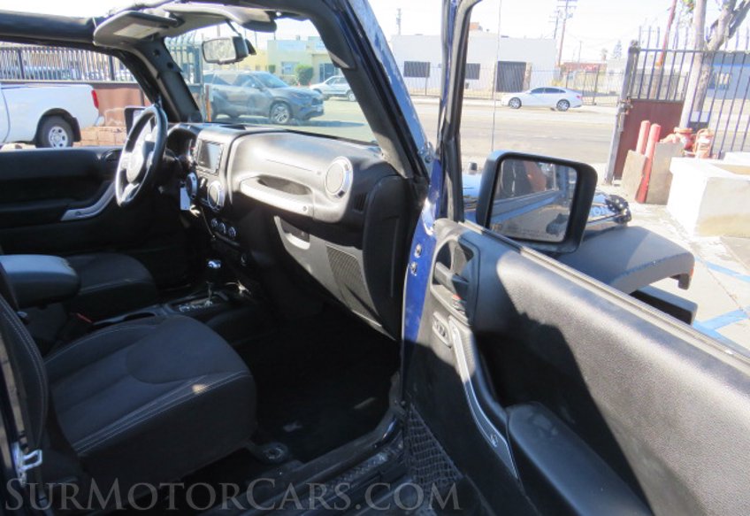 2013 Jeep Wrangler Unlimited - Image 20