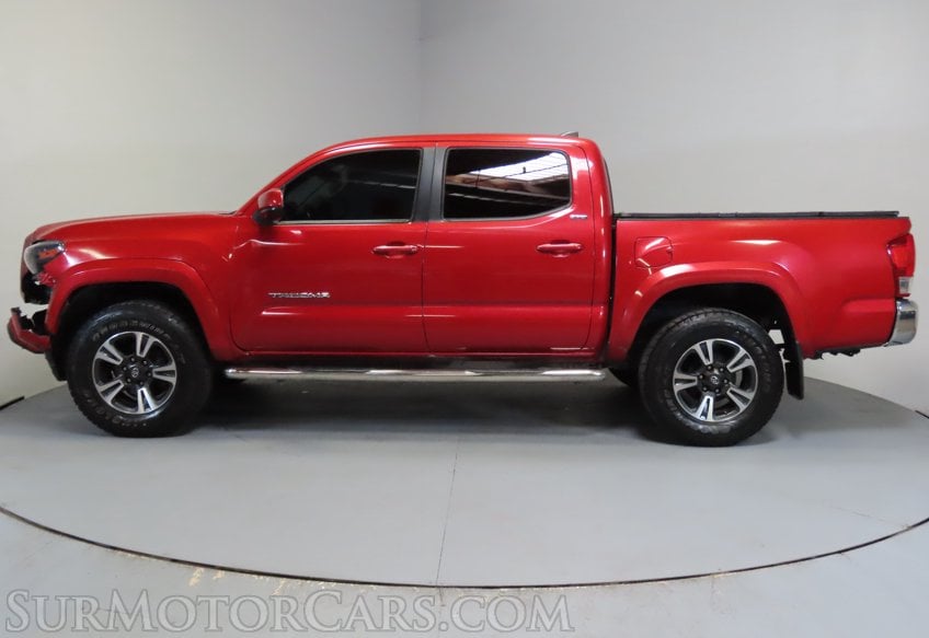 2017 Toyota Tacoma - Image 5