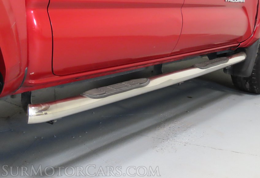 2017 Toyota Tacoma - Image 18