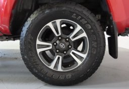 2017 Toyota Tacoma - Image 21