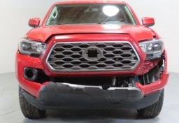 2017 Toyota Tacoma - Image 12