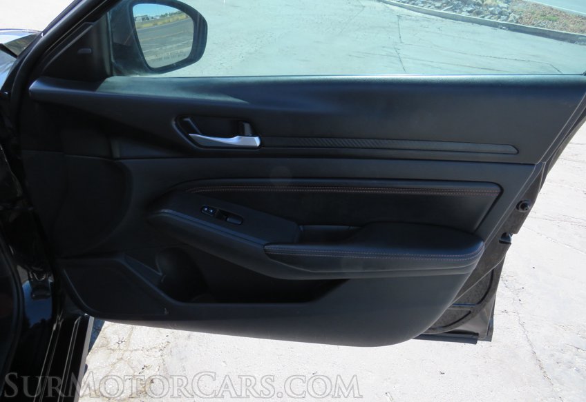 2019 Nissan Altima - Image 40