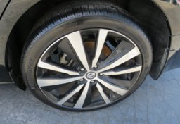 2019 Nissan Altima - Image 41