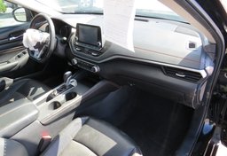 2019 Nissan Altima - Image 24