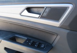 2018 Volkswagen Atlas - Image 46