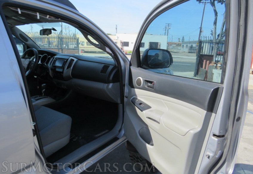 2015 Toyota Tacoma - Image 24