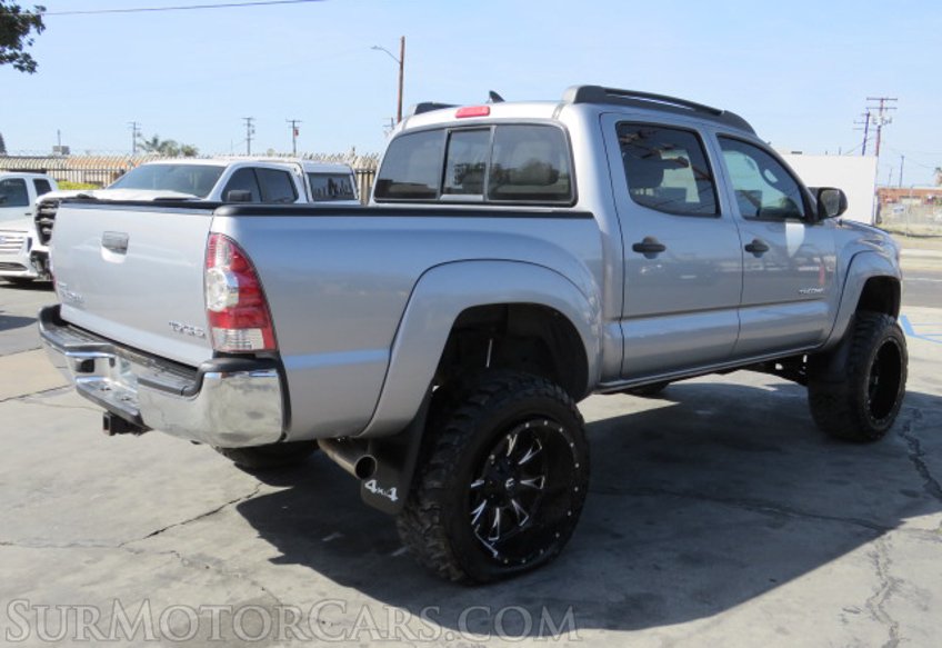 2015 Toyota Tacoma - Image 8
