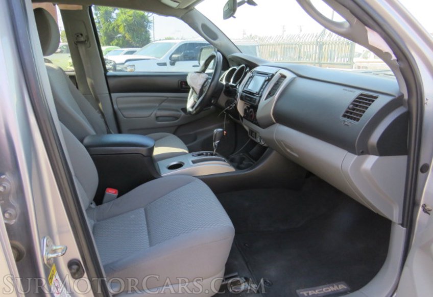 2015 Toyota Tacoma - Image 21