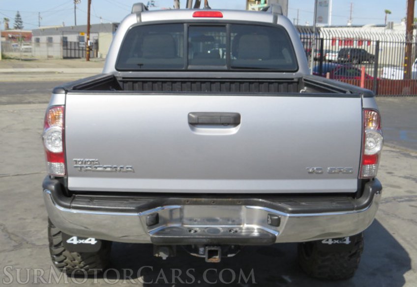 2015 Toyota Tacoma - Image 12