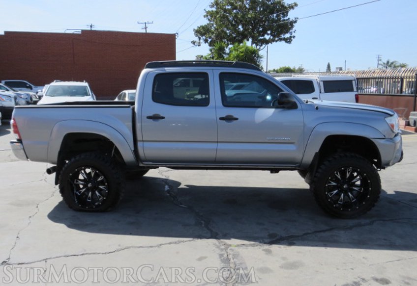 2015 Toyota Tacoma - Image 9