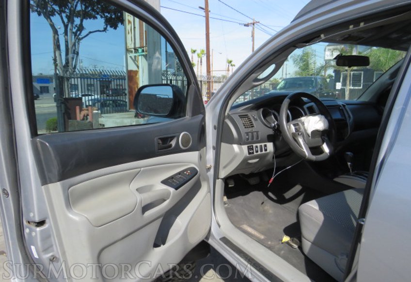 2015 Toyota Tacoma - Image 25