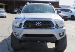 2015 Toyota Tacoma - Image 11