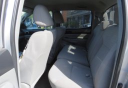 2015 Toyota Tacoma - Image 32