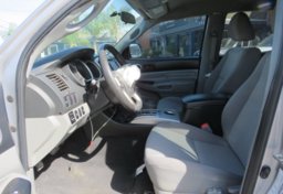 2015 Toyota Tacoma - Image 26