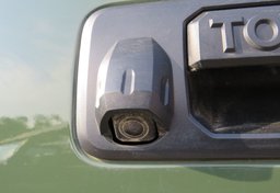 2021 Toyota Tundra 4WD - Image 17