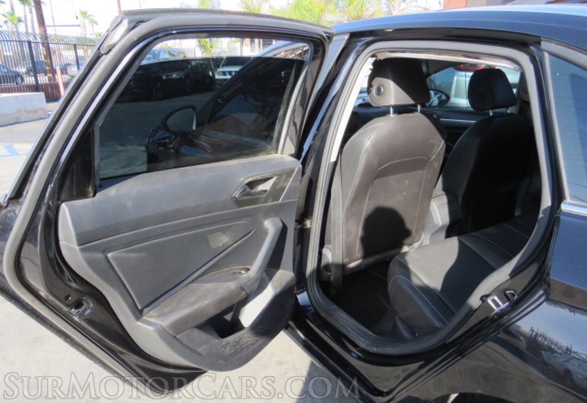 2019 Volkswagen Jetta - Image 25