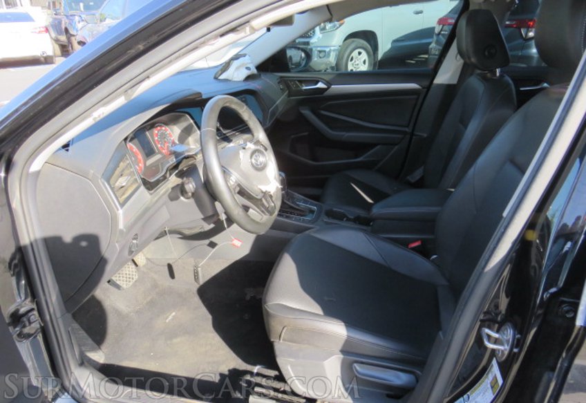 2019 Volkswagen Jetta - Image 24