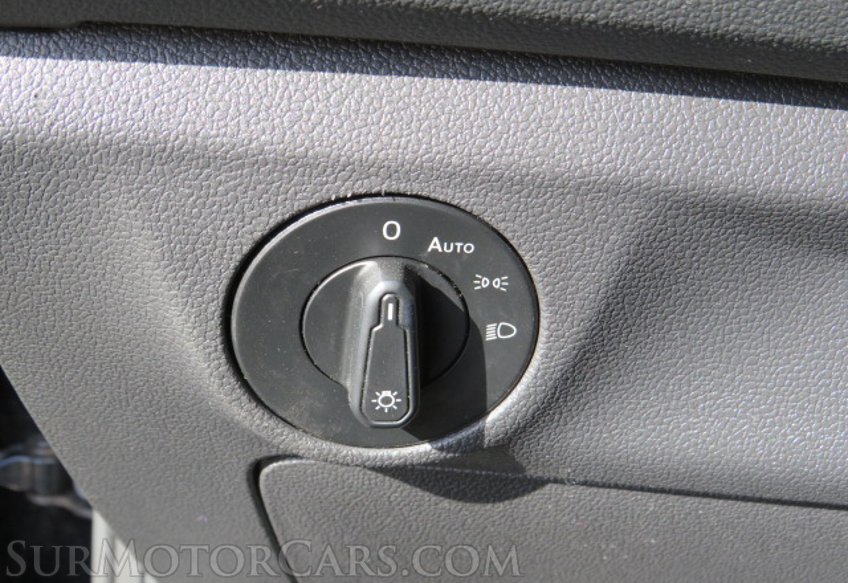 2019 Volkswagen Jetta - Image 41