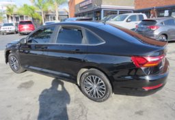 2019 Volkswagen Jetta - Image 10