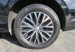 2019 Volkswagen Jetta - Image 11