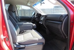 2017 Toyota Tundra 4WD - Image 33