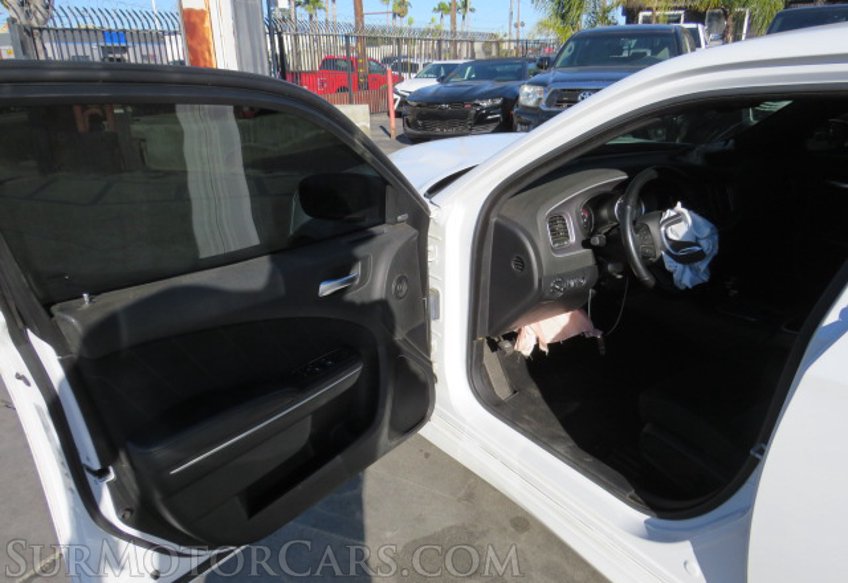 2020 Dodge Charger - Image 18