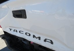 2018 Toyota Tacoma - Image 22