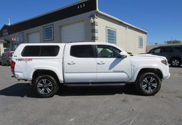 2018 Toyota Tacoma - Image 12