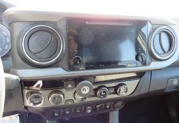 2018 Toyota Tacoma - Image 42