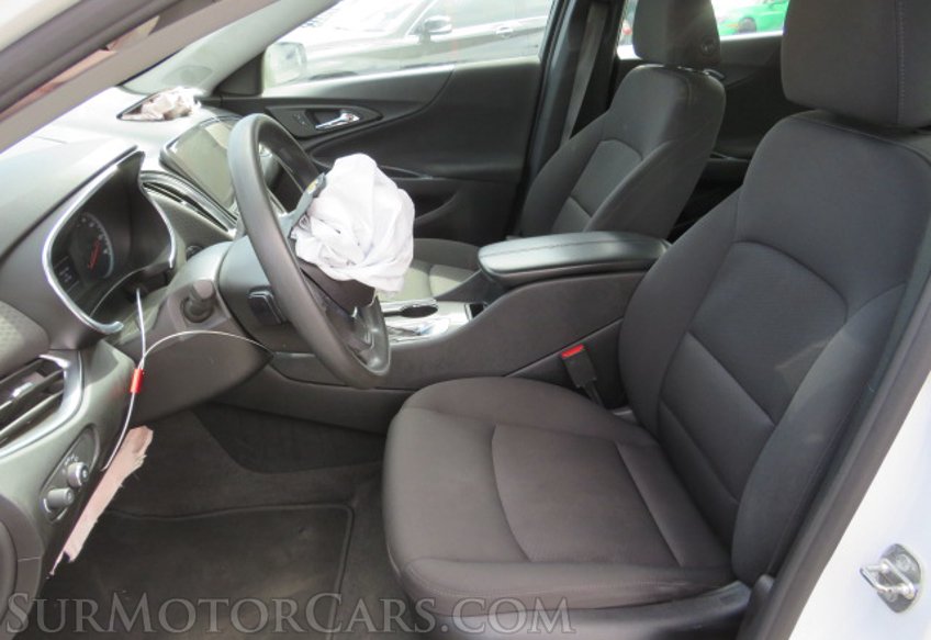 2020 Chevrolet Malibu - Image 24